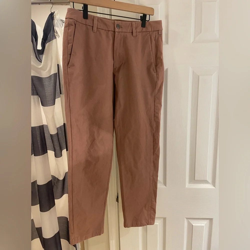 lululemon‎ athletica men’s commission pants dark salmon color size 31